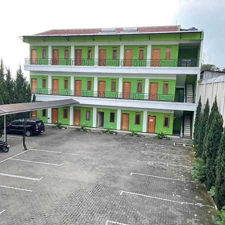Hotel Cemara Hijau Bandung Eksteriør billede