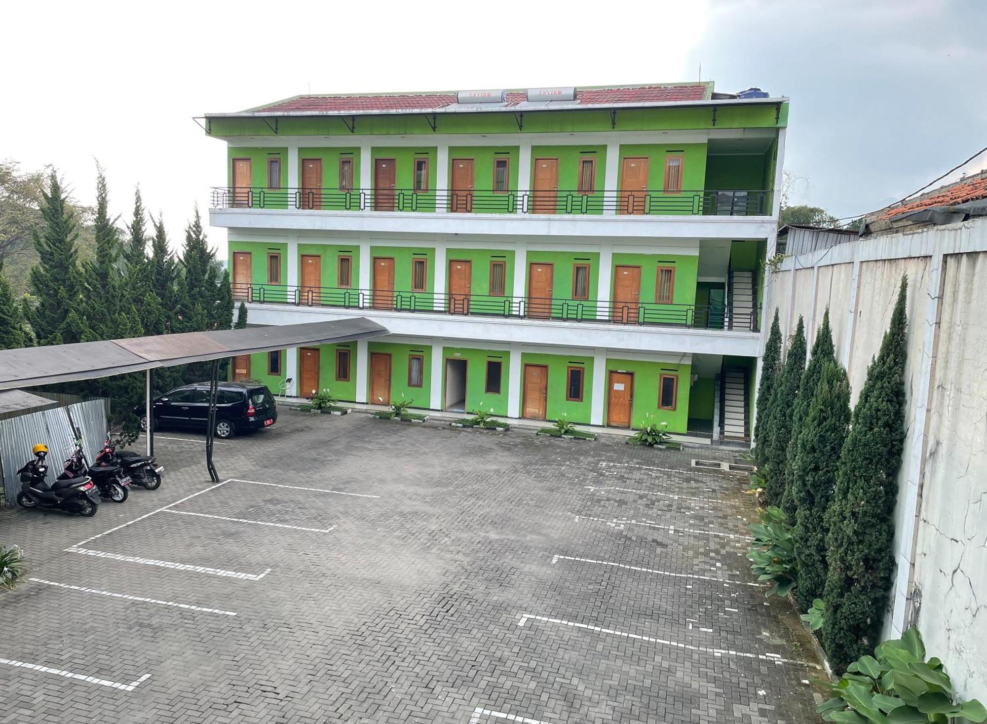 Hotel Cemara Hijau Bandung Eksteriør billede