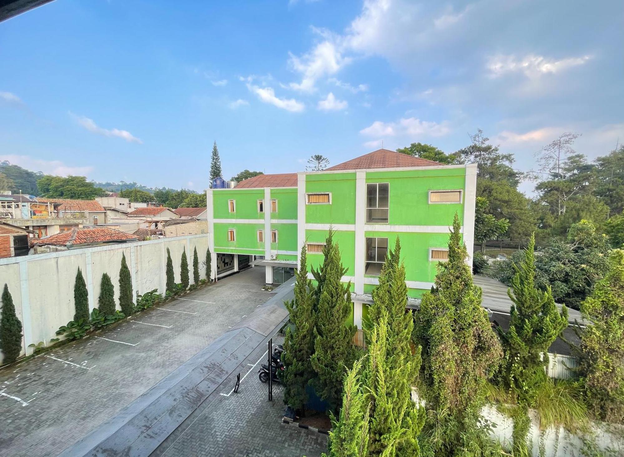 Hotel Cemara Hijau Bandung Eksteriør billede
