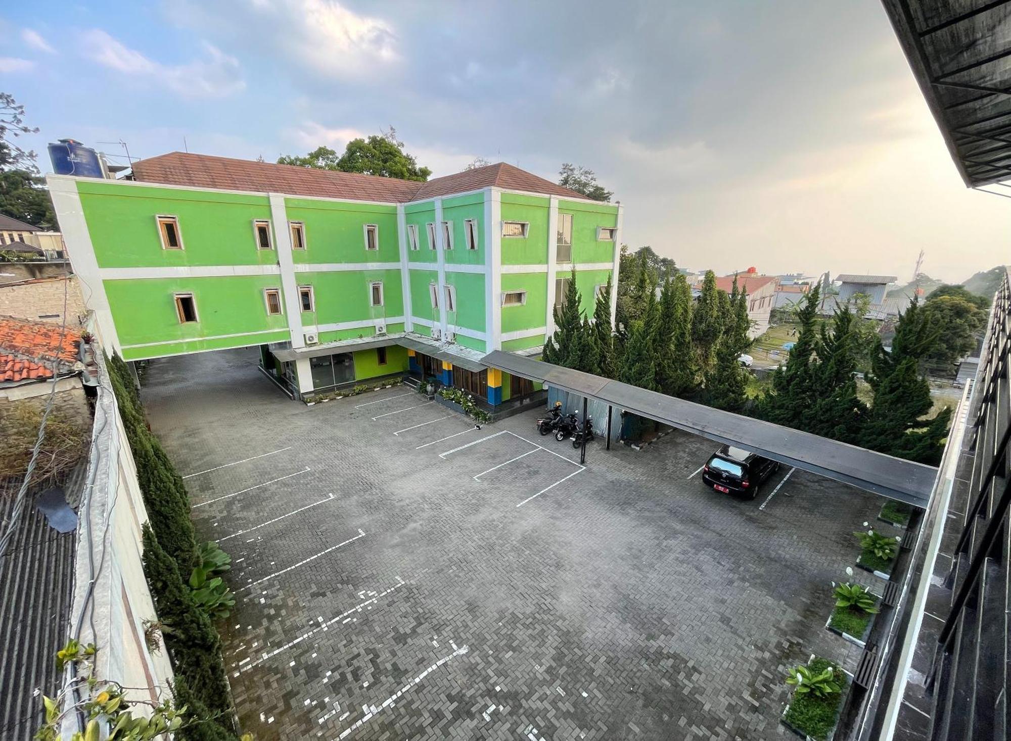 Hotel Cemara Hijau Bandung Eksteriør billede