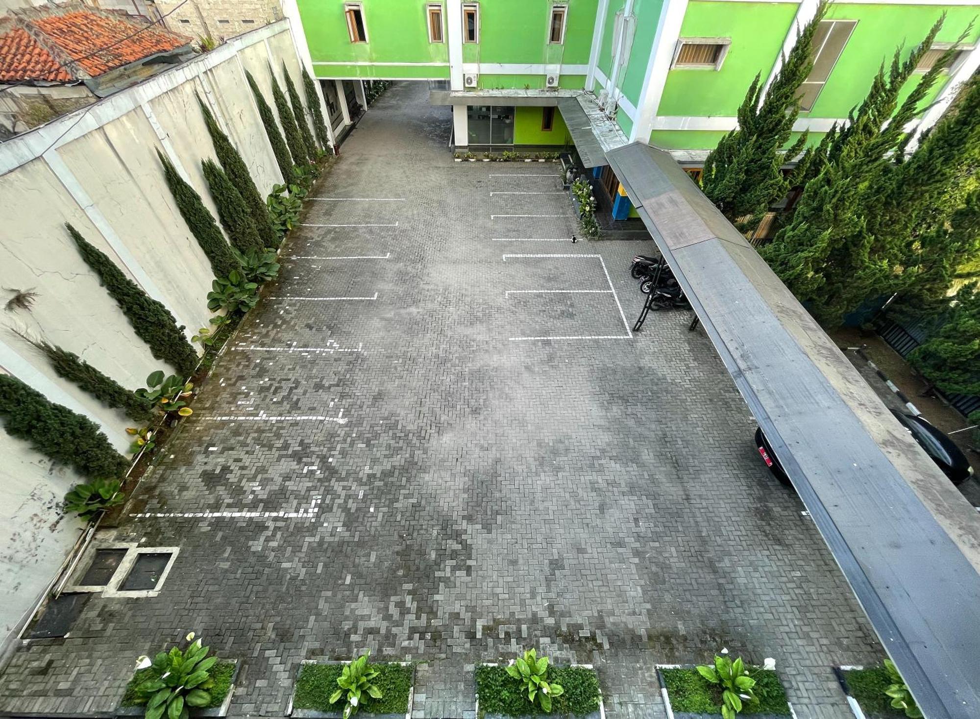 Hotel Cemara Hijau Bandung Eksteriør billede